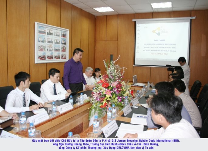 Mr. Jorgen Breuning làm việc với P.H Group Mr. Jorgen Breuning làm việc với P.H Group